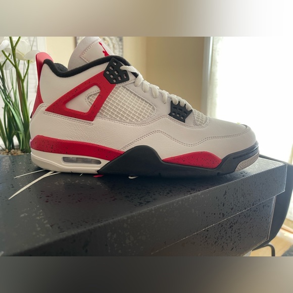 Jordan 4 retro red cement